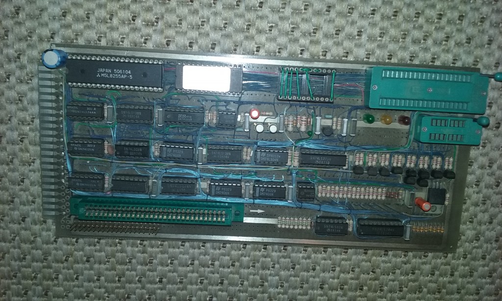 Programador de EPROM feito na época para gravar as EPROMs para o CD-6809.